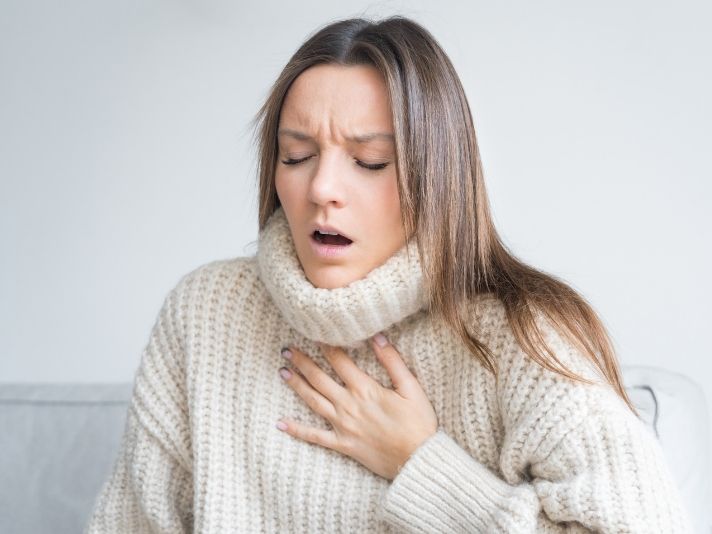 Hụt hơi khó thở có thể là biểu hiện của bệnh tim mạch không?
