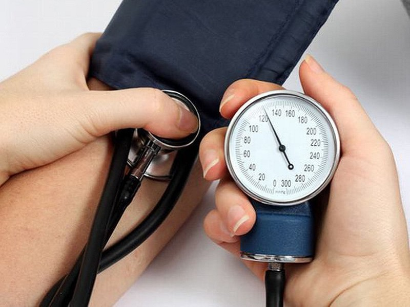 Hướng dẫn nhận biết dấu hiệu huyết áp thấp và nhịp tim nhanh và cách điều trị